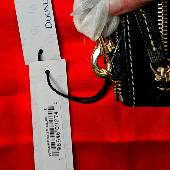 NEW! NWT Dooney & Bourke Black Saffiano Leather Triple Zip Wristlet! - Picture 4 of 13